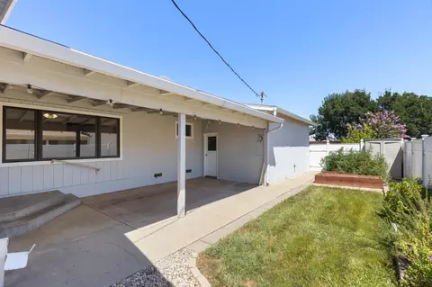 Exterior - 983 Fairview Dr, Gridley, CA 95948 photo 5 of 7