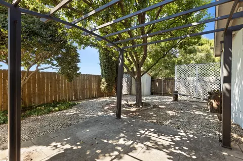 Exterior - 983 Fairview Dr, Gridley, CA 95948 photo 6 of 7