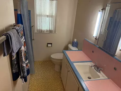 Bath - 608 W Vine St, Lodi, CA 95240 photo 1 of 1