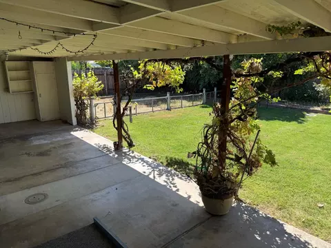 Exterior - 608 W Vine St, Lodi, CA 95240 photo 1 of 2