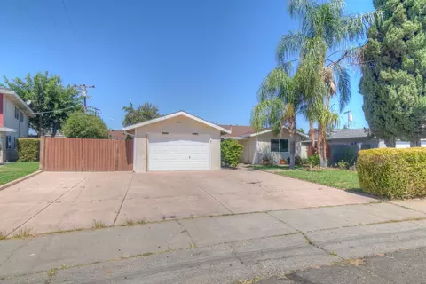 5621 Revelstok Dr, Sacramento, CA 95842