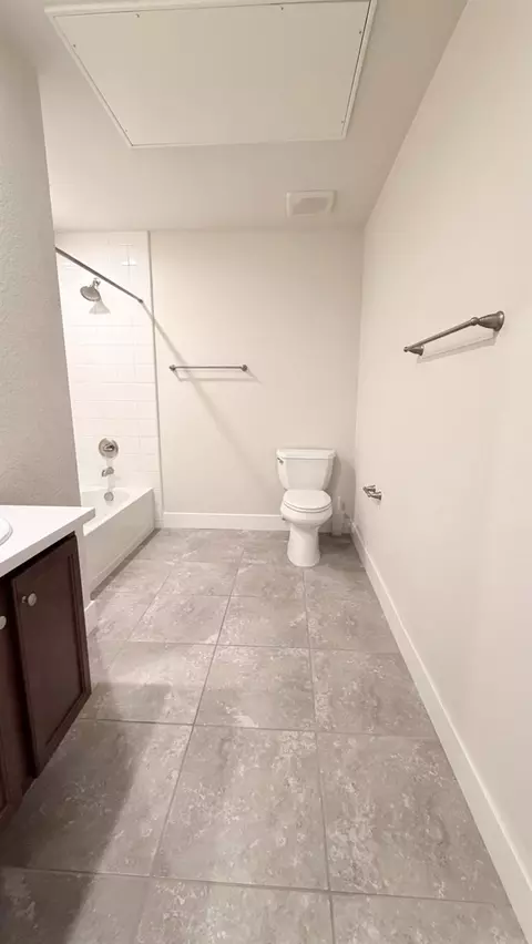 Bath - 958 Marvel Stripe Ter, Davis, CA 95616 photo 3 of 5