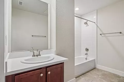 Bath - 958 Marvel Stripe Ter, Davis, CA 95616 photo 1 of 5