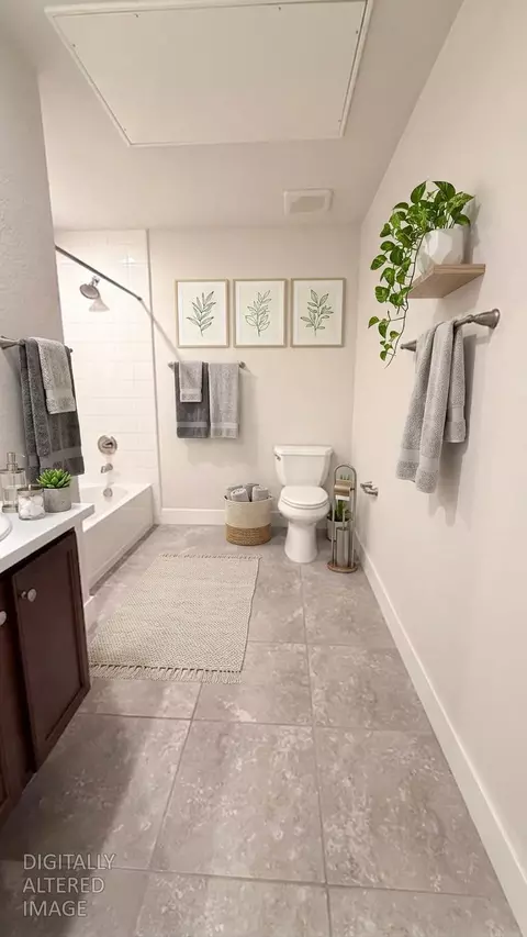 Bath - 958 Marvel Stripe Ter, Davis, CA 95616 photo 2 of 5