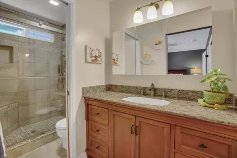 Bath - 495 Mahogany Ln, Tracy, CA 95376 photo 1 of 2