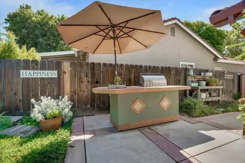 Exterior - 495 Mahogany Ln, Tracy, CA 95376 photo 9 of 15