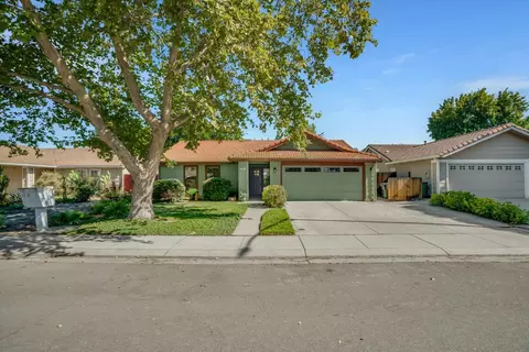 Exterior - 495 Mahogany Ln, Tracy, CA 95376 photo 2 of 15
