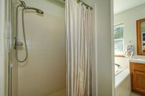 Bath - 4644 Cosumnes View Trl, Placerville, CA 95667 photo 1 of 4