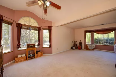 Living - 4644 Cosumnes View Trl, Placerville, CA 95667 photo 4 of 10
