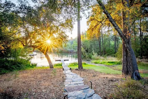 17595 Lakeview Hills Rd, Meadow Vista, CA 95722