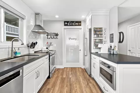 Kitchen - 762 Poker Flat Rd, Copperopolis, CA 95228 photo 7 of 11