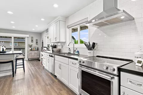 Kitchen - 762 Poker Flat Rd, Copperopolis, CA 95228 photo 10 of 11