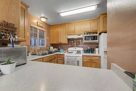Kitchen - 1060 Sage St, Gridley, CA 95948 photo 2 of 3
