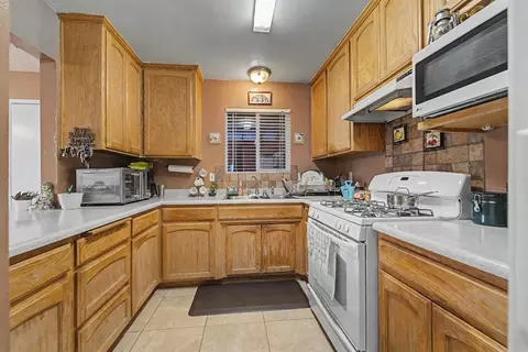 Kitchen - 1060 Sage St, Gridley, CA 95948 photo 1 of 3
