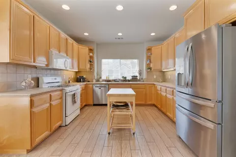 Kitchen - 2205 Perth Dr, Modesto, CA 95355 photo 2 of 4