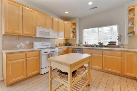 Kitchen - 2205 Perth Dr, Modesto, CA 95355 photo 3 of 4