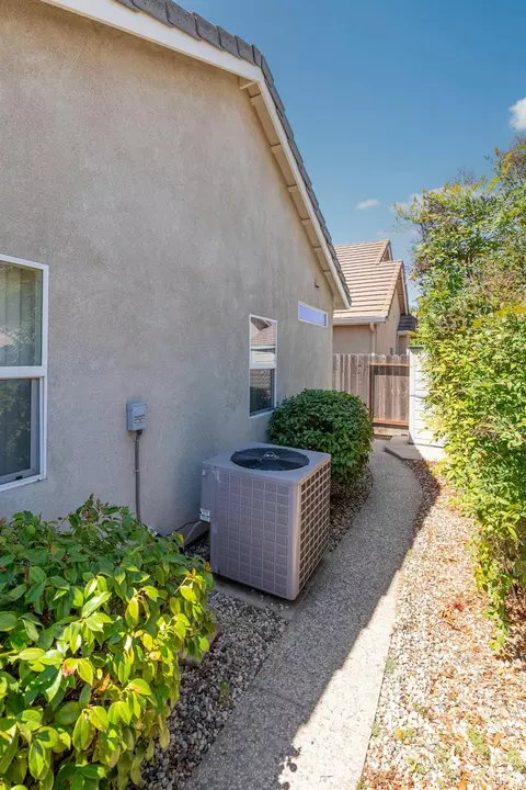 Exterior - 2205 Perth Dr, Modesto, CA 95355 photo 8 of 8