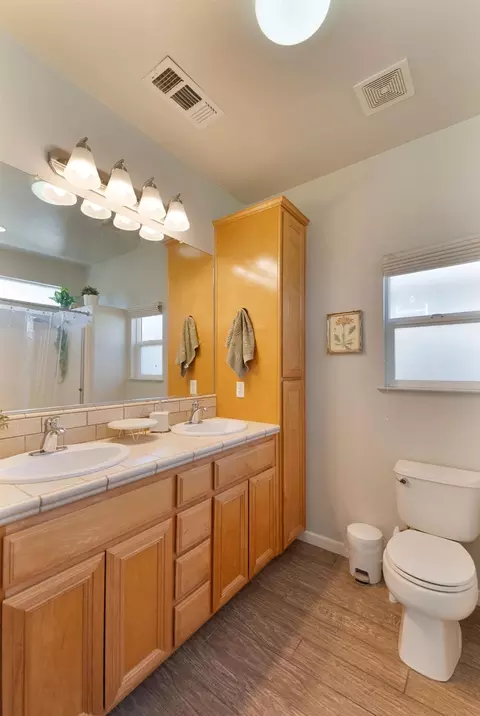 Bath - 2205 Perth Dr, Modesto, CA 95355 photo 3 of 3