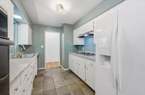 Kitchen - 10552 Alta St, Grass Valley, CA 95945 photo 4 of 6