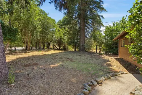 Exterior - 10552 Alta St, Grass Valley, CA 95945 photo 4 of 16