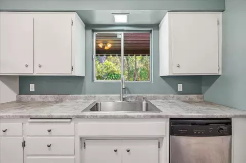 Kitchen - 10552 Alta St, Grass Valley, CA 95945 photo 2 of 6