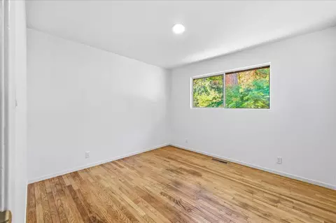 Bedroom - 10552 Alta St, Grass Valley, CA 95945 photo 2 of 4