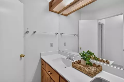 Bath - 8109 Big Sky Dr, Antelope, CA 95843 photo 2 of 4