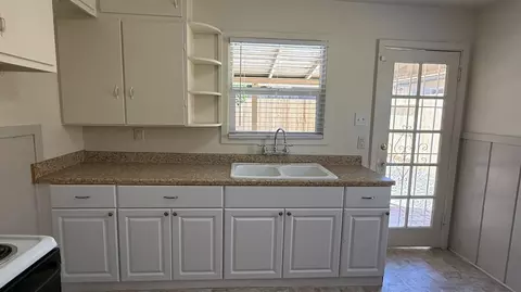 Kitchen - 514 Forrest Ave, Lodi, CA 95240 photo 1 of 2