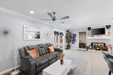 Living - 1013 Landee Way, Modesto, CA 95355 photo 4 of 5