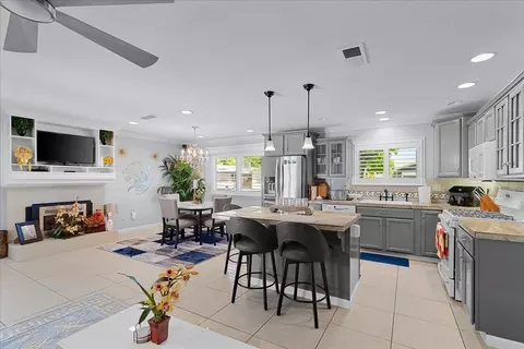 Kitchen - 1013 Landee Way, Modesto, CA 95355 photo 1 of 7