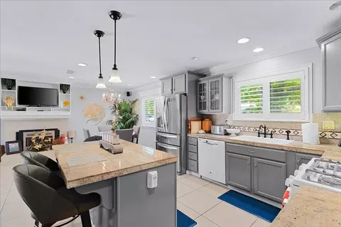 Kitchen - 1013 Landee Way, Modesto, CA 95355 photo 4 of 7