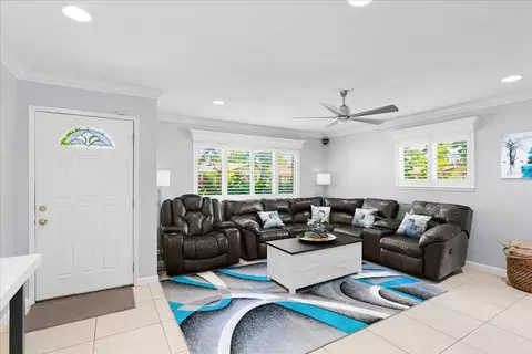 Living - 1013 Landee Way, Modesto, CA 95355 photo 1 of 5