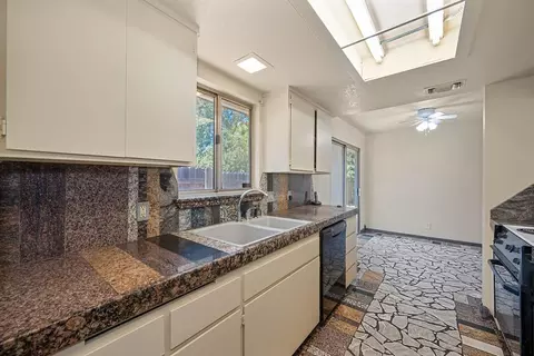 Kitchen - 3205 Panama Ave, Carmichael, CA 95608 photo 4 of 4