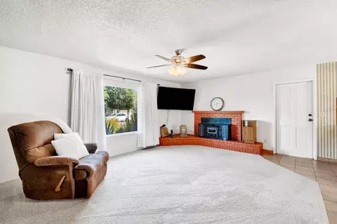 Living - 404 Fall Ave, Madera, CA 93637 photo 4 of 5