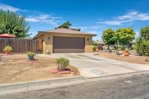Exterior - 404 Fall Ave, Madera, CA 93637 photo 3 of 8
