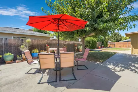 Exterior - 404 Fall Ave, Madera, CA 93637 photo 7 of 8