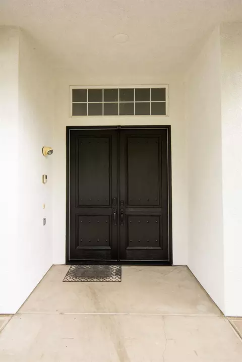 Entry Way - 3200 Brookstone Dr, Turlock, CA 95382 photo 1 of 3