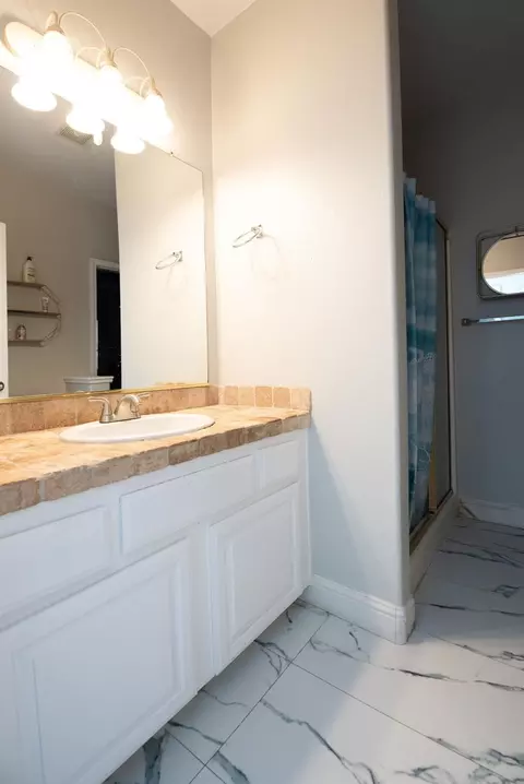 Bath - 3200 Brookstone Dr, Turlock, CA 95382 photo 1 of 5