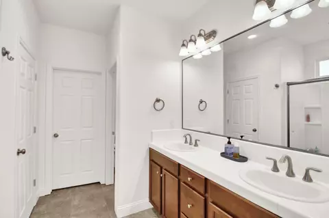 Entry Way - 2233 Toby Ct, Modesto, CA 95355 photo 4 of 6