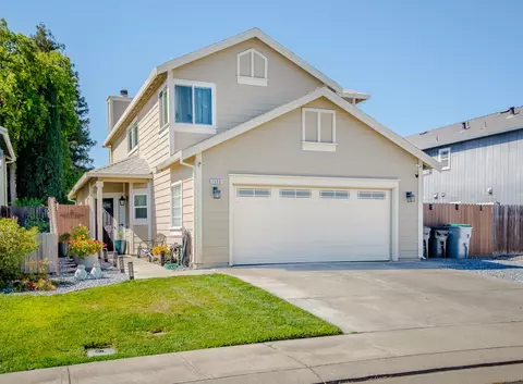 1530 Paradise Valley Dr, Woodland, CA 95776