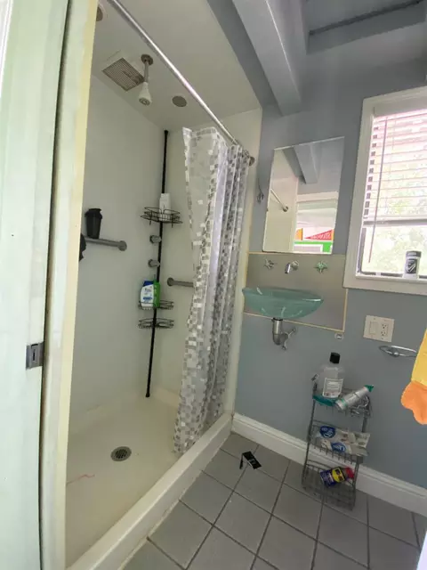 Bath - 11686 Regio Dr, Dublin, CA 94568 photo 2 of 5
