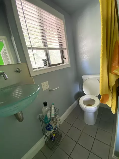 Bath - 11686 Regio Dr, Dublin, CA 94568 photo 3 of 5