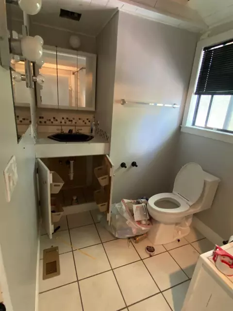 Bath - 11686 Regio Dr, Dublin, CA 94568 photo 4 of 5