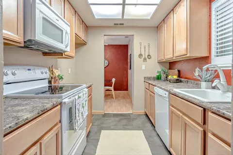 Kitchen - 4132 Cowell Blvd, Davis, CA 95618 photo 1 of 5