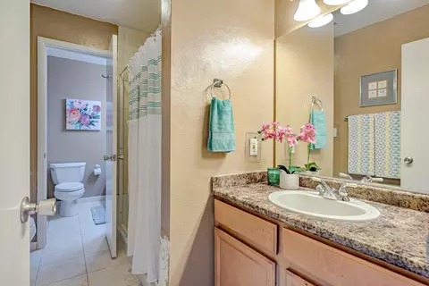 Bath - 4132 Cowell Blvd, Davis, CA 95618 photo 1 of 3