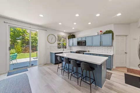 2113 Yarnell Way, Elk Grove, CA 95758