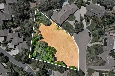 8810 Triple Crown Ct, Fair Oaks, CA 95628