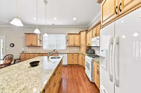 Kitchen - 3422 Marshall Ave, Carmichael, CA 95608 photo 3 of 5