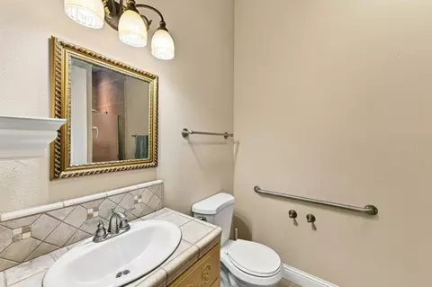 Bath - 3422 Marshall Ave, Carmichael, CA 95608 photo 7 of 7