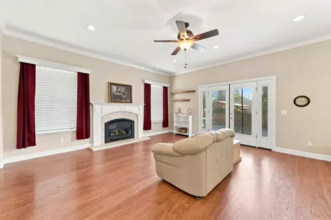 Living - 3422 Marshall Ave, Carmichael, CA 95608 photo 4 of 10